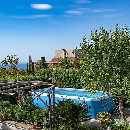 Villa Russo Вико Екуензе Екстериор снимка