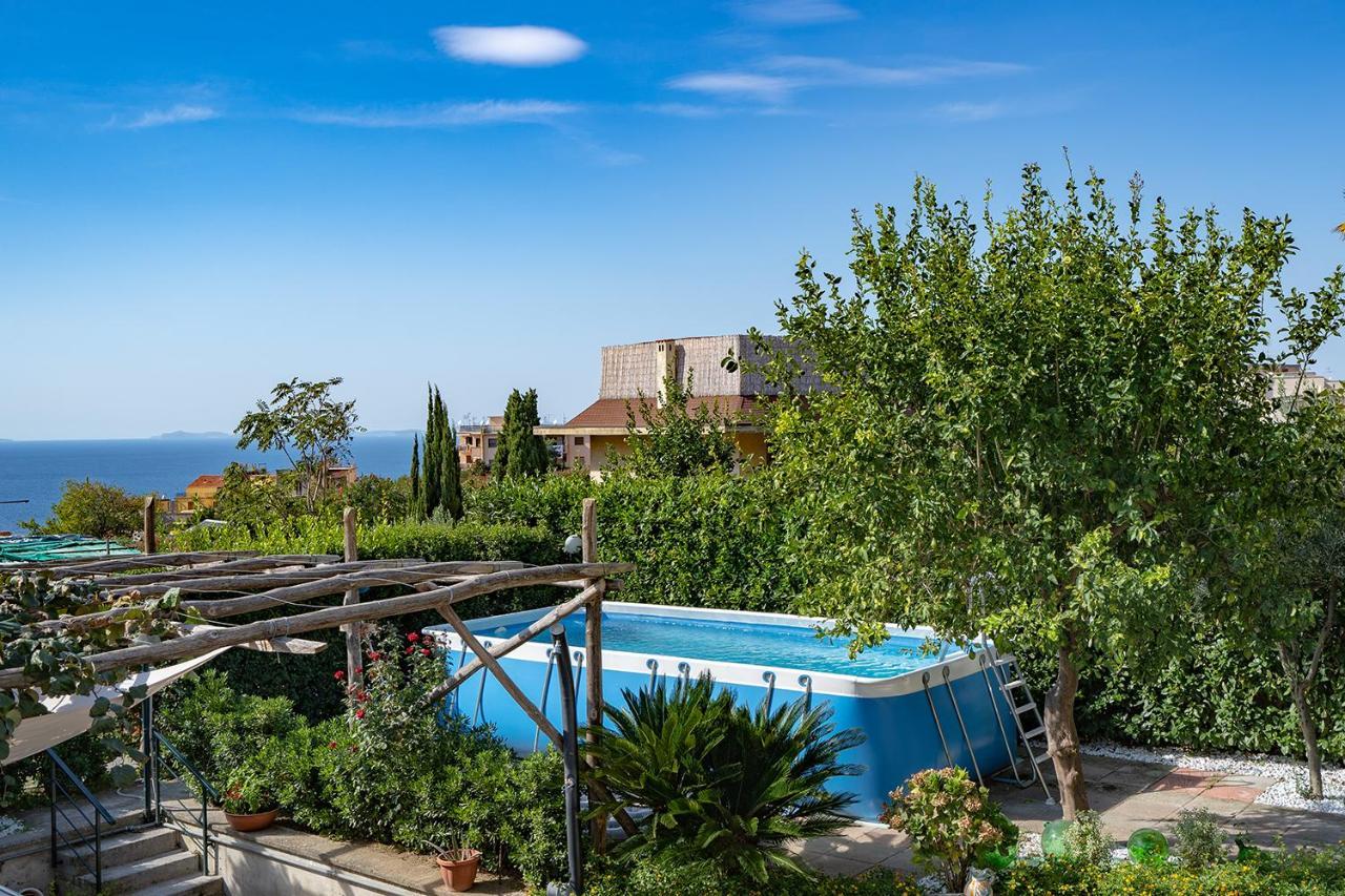 Villa Russo Вико Екуензе Екстериор снимка